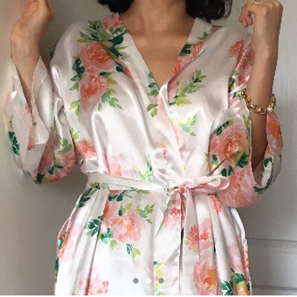 silk robe✨ - Picture 3 of 3